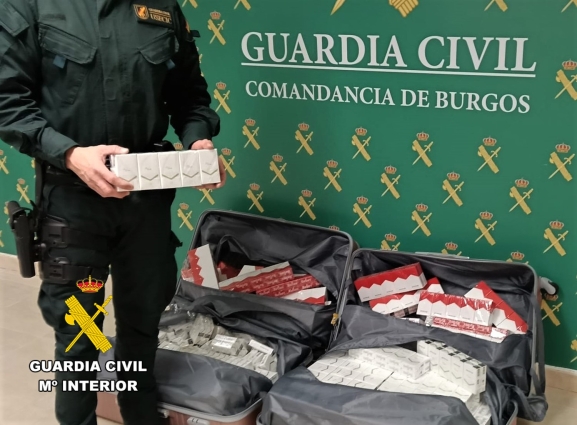 Incautan en Burgos 1.520 cajetillas de tabaco ilegales ocultas en dos maletas 