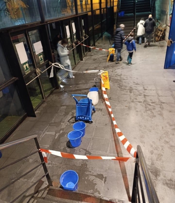 Mal estado del Polideportivo Municipal El Plantío 