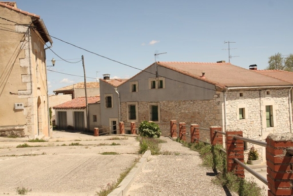 Un pueblo de Burgos saca a subasta su bar y una vivienda por 100 euros al mes