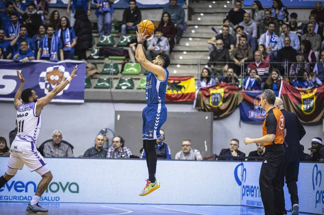 96-88. El San Pablo Burgos remonta para seguir en la lucha por la salvación