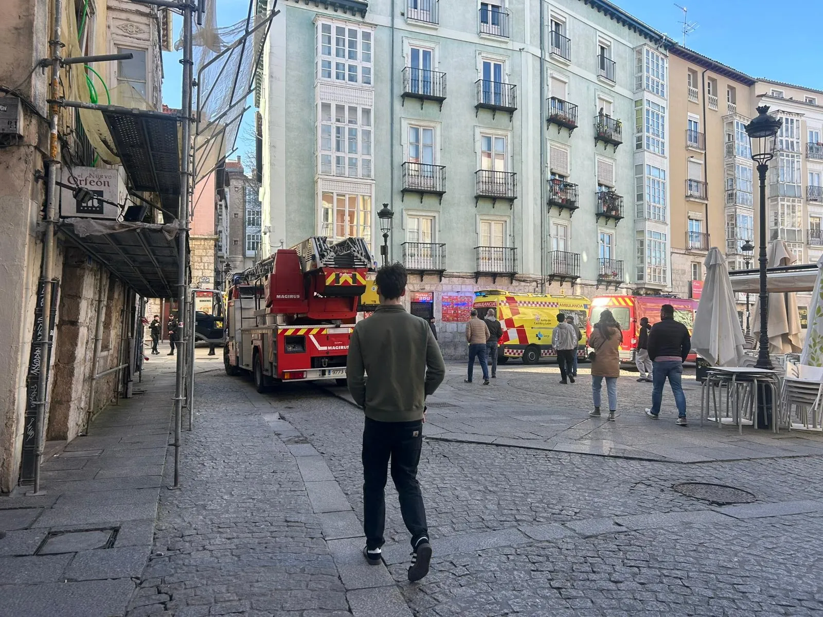 Dos personas afectadas por inhalación de humo en el incendio de una vivienda en La Flora