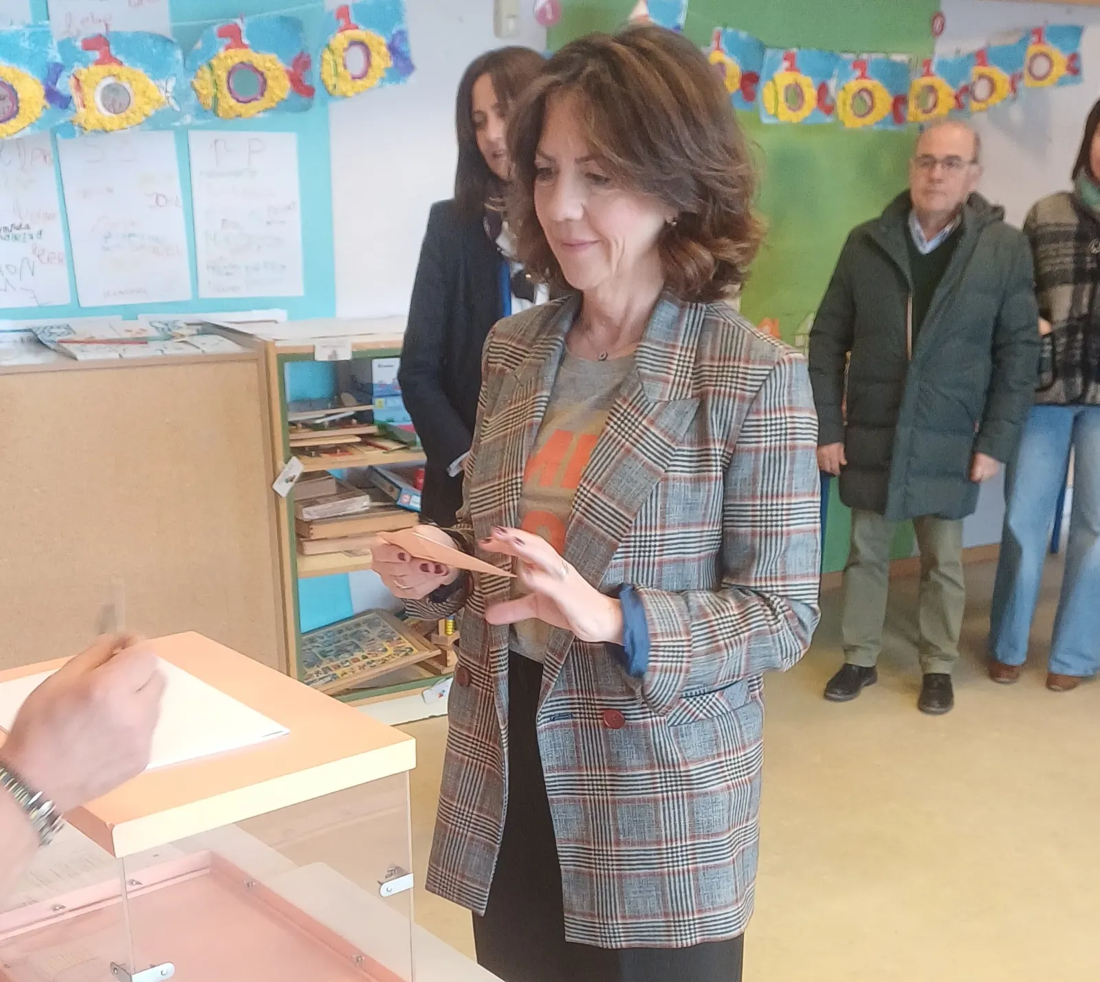La participación en las elecciones se sitúa cerca del 53,06%, frente al 51,6% con respecto a los comicios de 2022