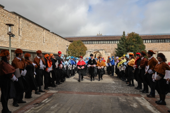 La Universidad de Burgos reivindica su papel como baluarte de los valores europeos en el Día del Doctor