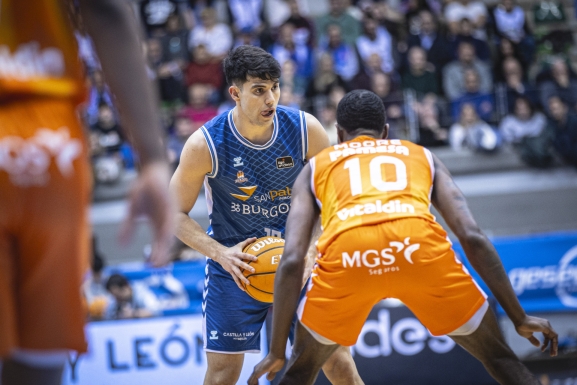 74-79. El San Pablo Burgos cede ante el Valencia tras rozar la remontada