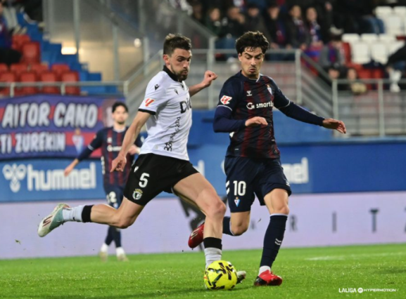 0-0 | El Burgos CF suma un punto de oficio en Ipurúa