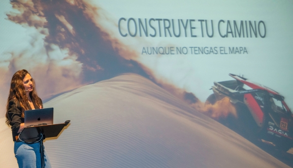 Cristina Gutiérrez impulsa el espíritu emprendedor de más de 600 estudiantes burgaleses en las jornadas de Planea Emprendedores