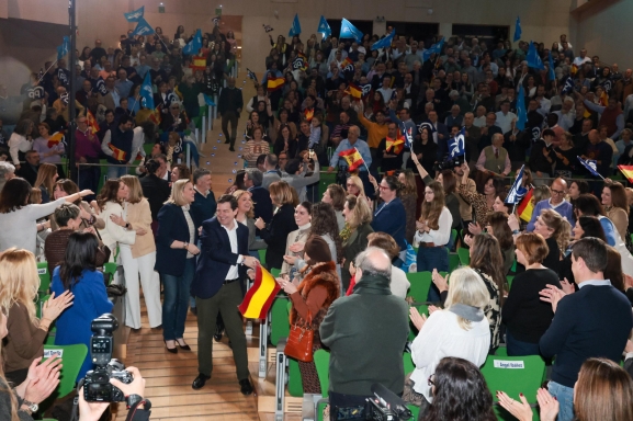 Mañueco presenta en Burgos su plan de apoyo a las mujeres