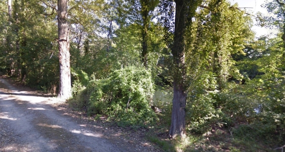 Un turismo cae al río Nela en Villarcayo y sus ocupantes logran salir