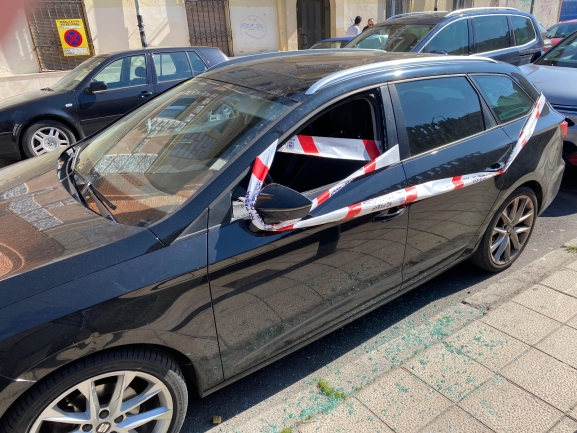 Rompen el cristal de un coche en Burgos para robar