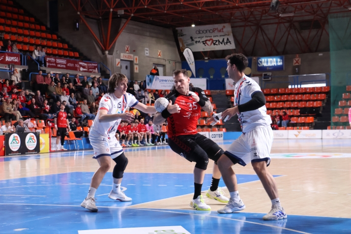 Gran victoria del Balonmano Burgos frente a Agustinos de  Alicante (27-21)