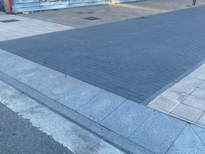 Una colisión en Fuentes Blancas y un atropello en la calle Delicias dejan dos heridos en Burgos