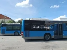 VÍDEO | Llegada a Burgos de los 40 autobuses cedidos por el Ayuntamiento de Madrid