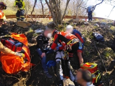 Rescatan a un motorista burgalés de 40 años en Palencia