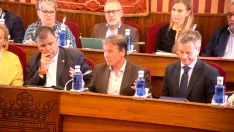 Borja Suárez, señalado por contratos con su empresa, se refugia en el “desamparo” institucional