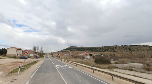 Herido un conductor tras el vuelco de una furgoneta en en Cuevas de San Clemente