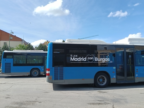 VÍDEO | Llegada a Burgos de los 40 autobuses cedidos por el Ayuntamiento de Madrid