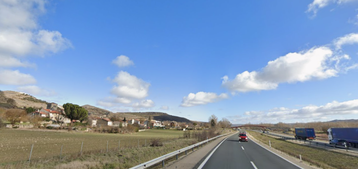 Herido un motorista tras un accidente con un turismo en la AP-1 en Quintanavides