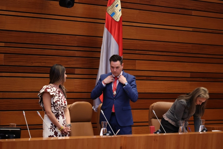 Daniel de la Rosa, elegido secretario primero de la Mesa de las Cortes 