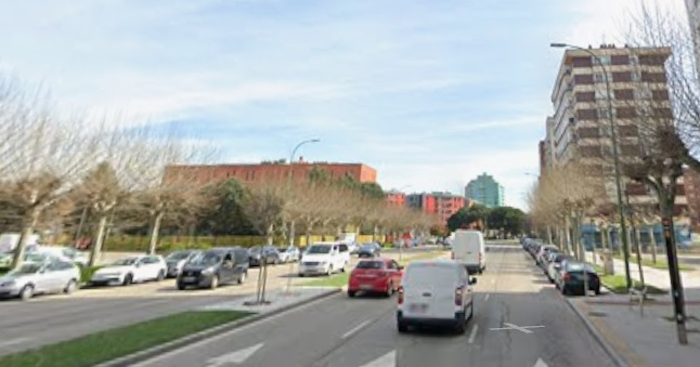 Un herido al chocar un turismo y una furgoneta en la Avda Cantabria