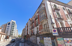 Los desprendimientos en el edificio de la calle Progreso, 14 obligan a reforzar la seguridad