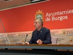El PSOE exige mantener abiertas la piscinas de San Amaro durante el verano