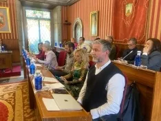 El Pleno tumba las propuestas del PSOE sobre la tarjeta ciudadana única y la regularización de inmigrantes