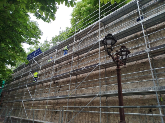 Las obras de la muralla sacan a la luz uno de los primeros torreones defensivos de Burgos