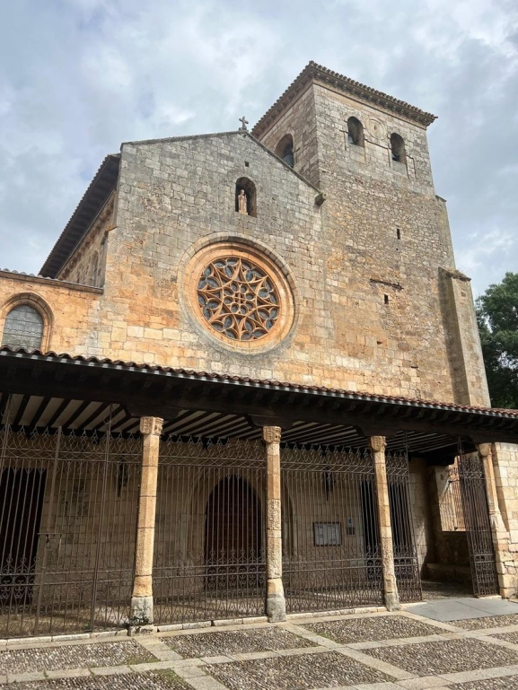 Siete valiosos documentos medievales sobre el origen de Castilla desaparecen del archivo de la antigua Colegiata de Covarrubias