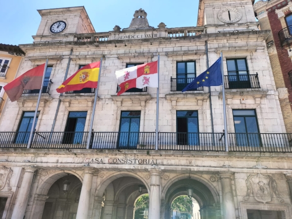 El PSOE de Burgos acusa al gobierno de Ayala de descapitalizar al Ayuntamiento por amortizar deuda de forma masiva