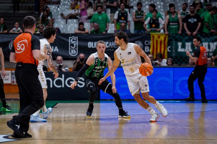 86-79. El San Pablo Burgos sella la permanencia pese a caer en Badalona