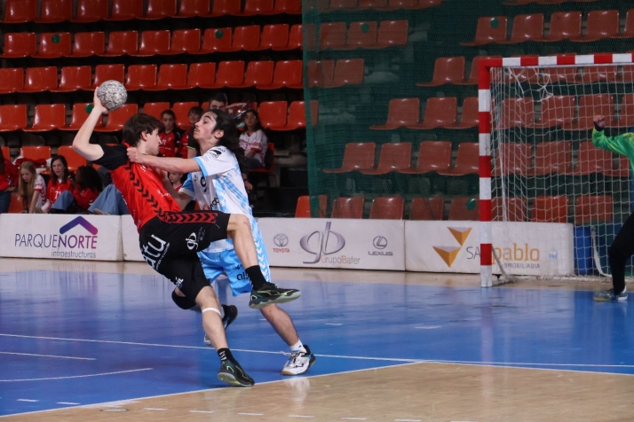 Victoria del Balonmano Burgos y a por el Play off ( 37-25)