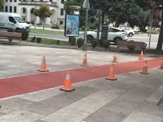 Burgos repinta el carril bici del Museo de la Evolución Humana, pero deja pendientes otros 'puntos conflictivos'