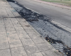 Fuentecillas espera la retirada de los restos del incendio de dos vehículos