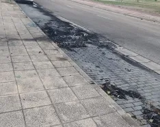 Fuentecillas espera la retirada de los restos del incendio de dos vehículos
