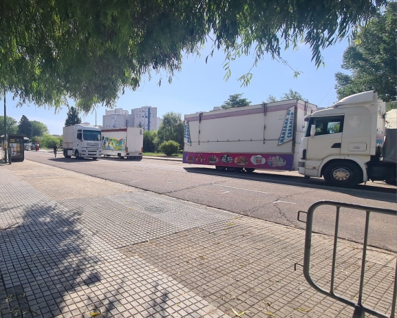 Comienza el montaje de las barracas en el polígono del Vena para las fiestas de Burgos
