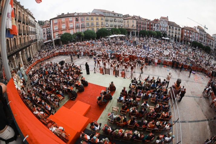 Burgos se viste de fiesta para coronar a sus Reinas
