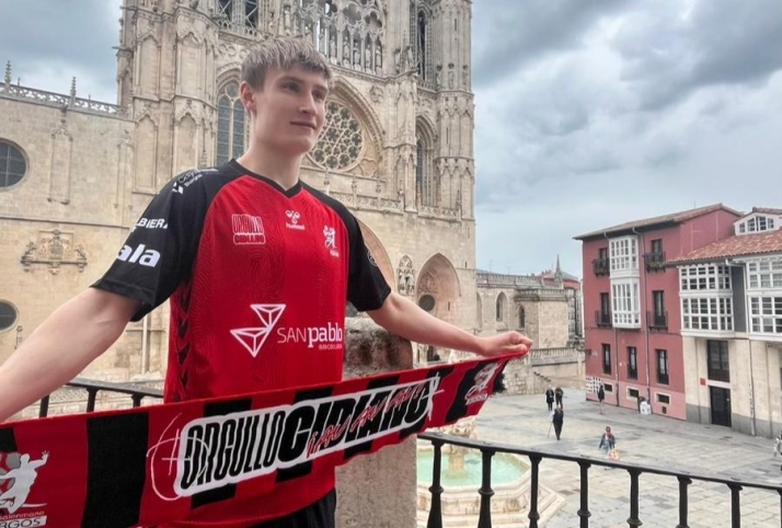 Niklas Gaard se incorpora al Club Balonmano Burgos para la temporada 26/27