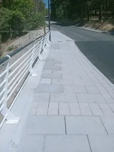 "Chapuza" en el pavimento y vallado del nuevo puente del Castillo de Burgos