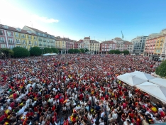Burgos celebra la segunda estrella con una Plaza Mayor abarrotada y apenas incidentes