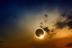 Valladolid mira al cielo: el eclipse solar de agosto, una oportunidad única para acercarse al astroturismo
