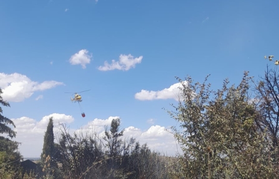 Un incendio forestal moviliza un amplio operativo en Bascones del Agua (Burgos)