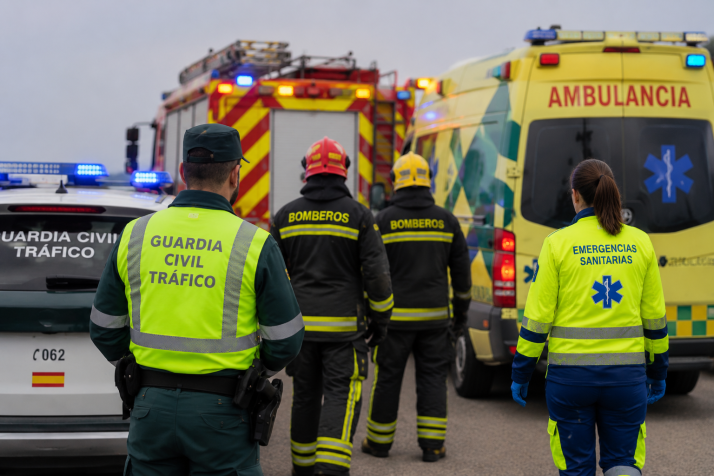 Aparatoso accidente con vuelco en Tórtoles de Esgueva deja tres heridos, uno de ellos inconsciente