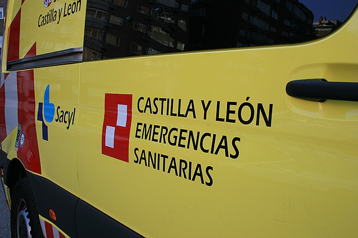 Tres heridos al colisionar un turismo con un autobús urbano en Burgos