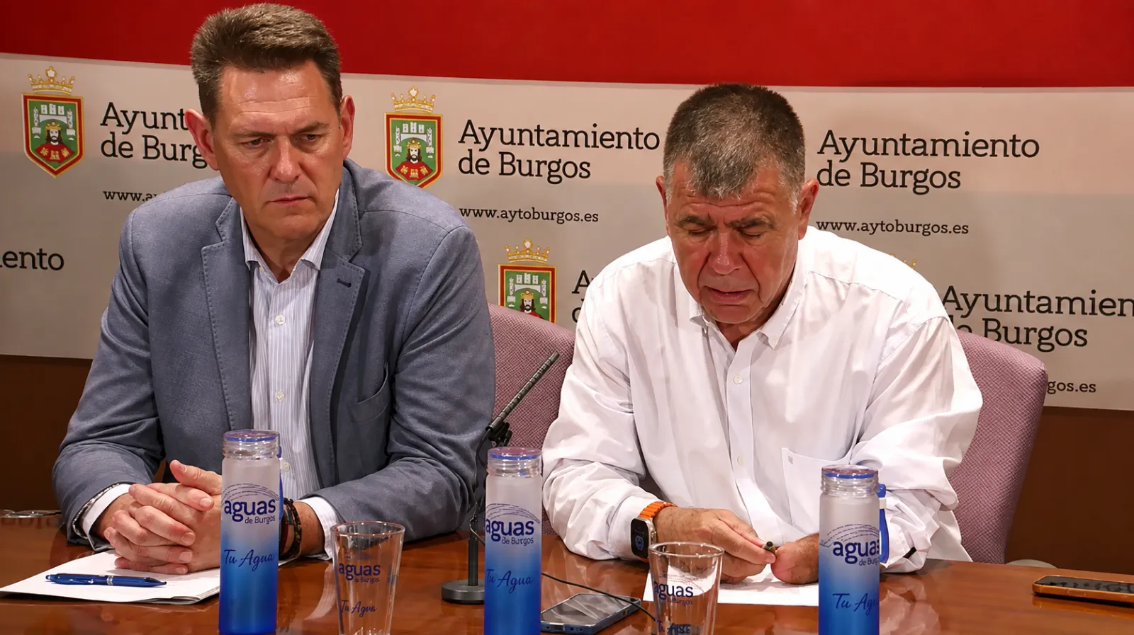 Aguas de Burgos quiere desterrar las botellas de plástico de los actos municipales con 1.500 botellas reutilizables
