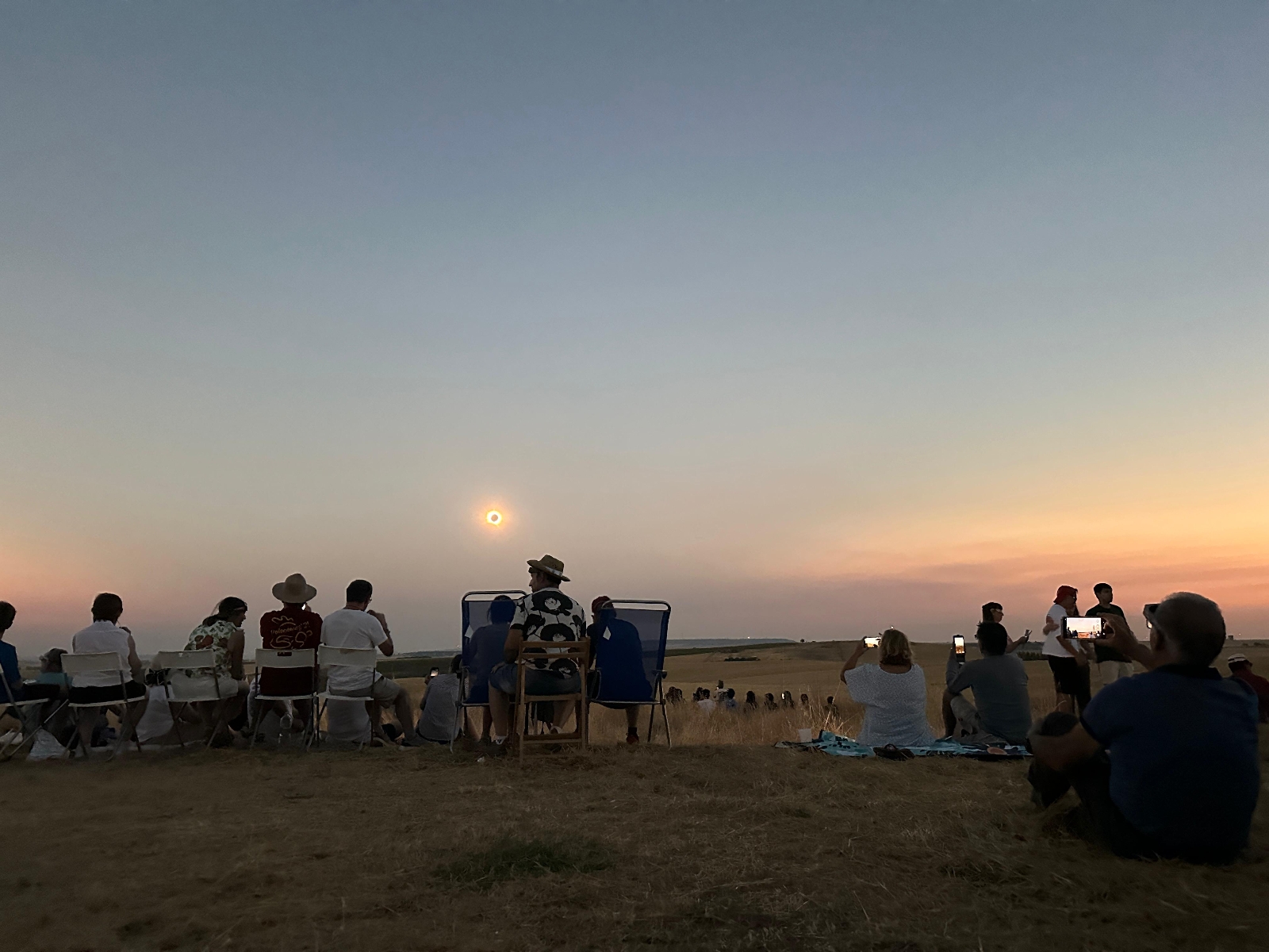 Más de 10.000 personas siguieron el eclipse desde los seis puntos habilitados de la provincia de Burgos