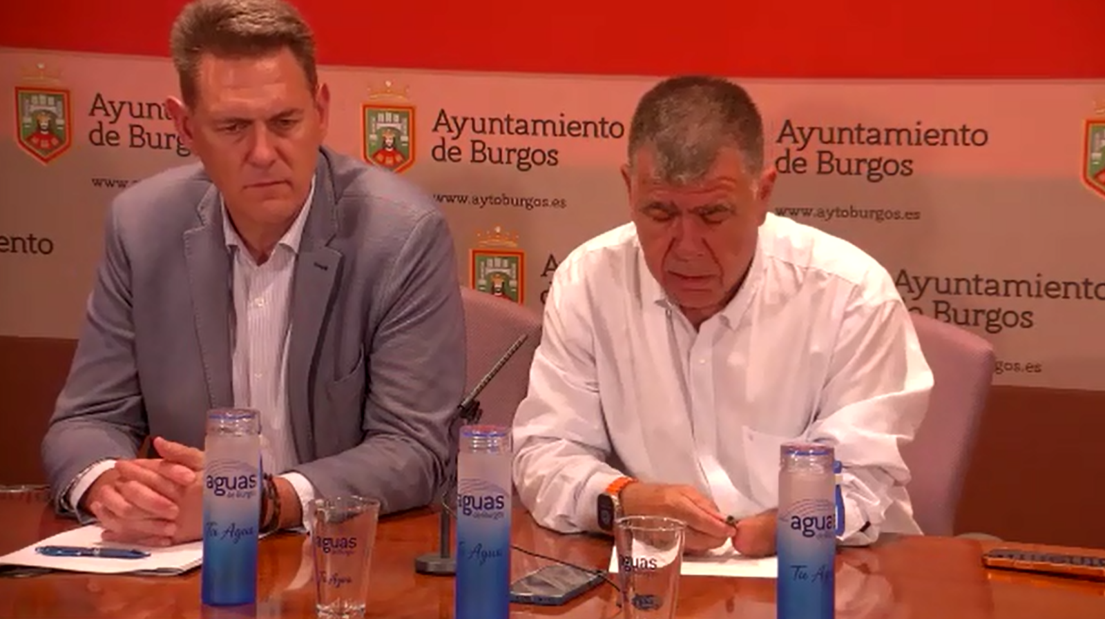 Aguas de Burgos quiere desterrar las botellas de plástico de los actos municipales con 1.500 botellas reutilizables