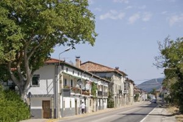 Asociaciones y Pedanías de la Merindad de Montija de Burgos piden la reapertura de la farmacia de Villasante