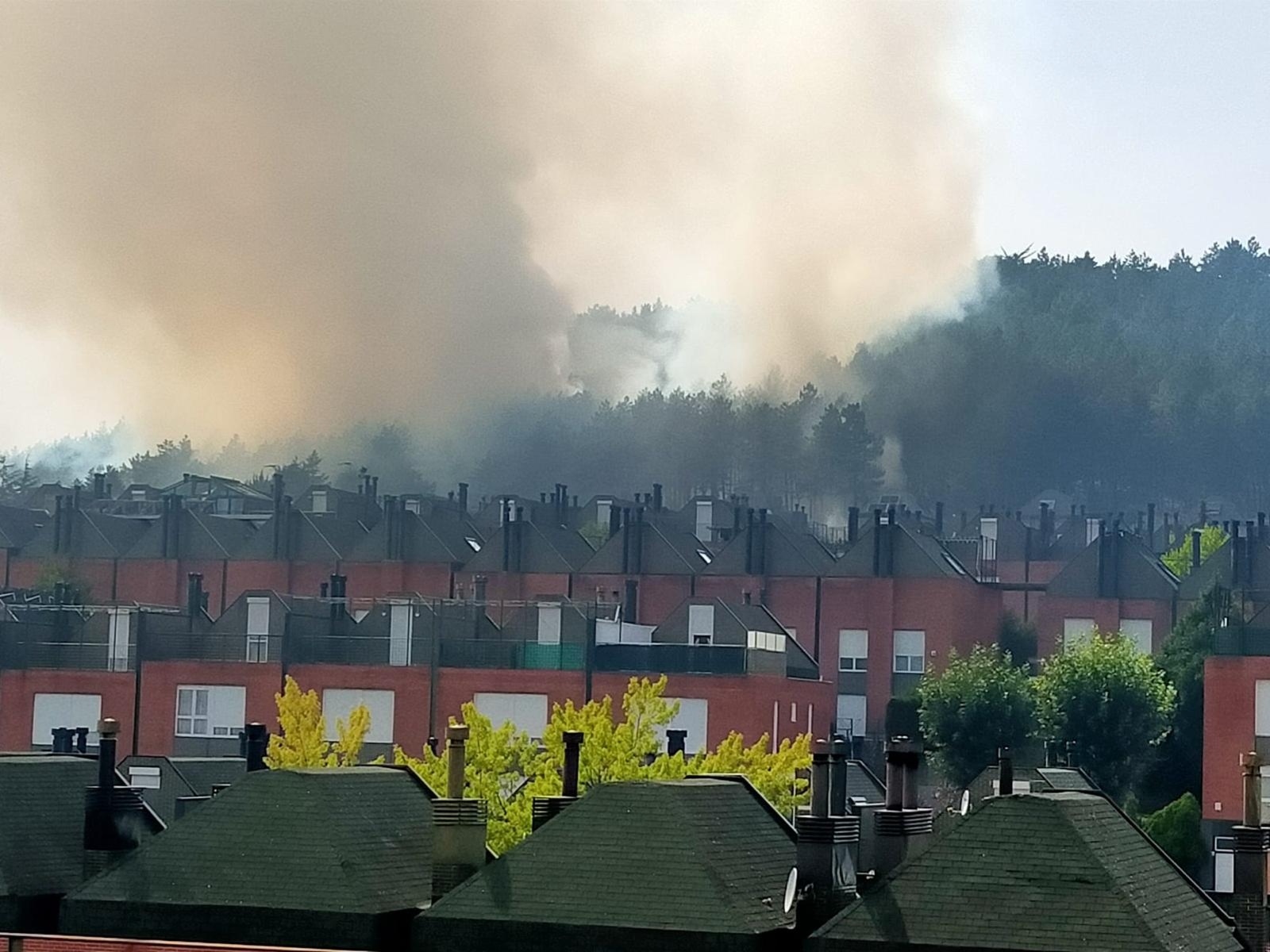 Declarado incendio en el castillo de Burgos 