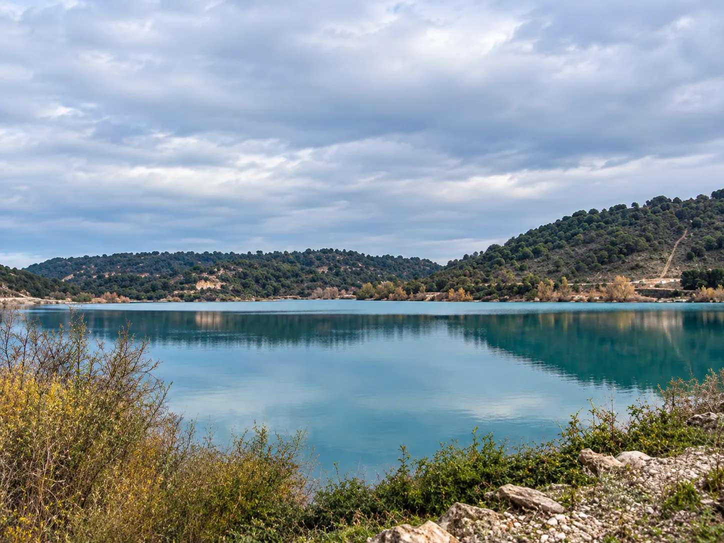 Hallan muerto en un embalse de Burgos a un hombre que había salido a pescar