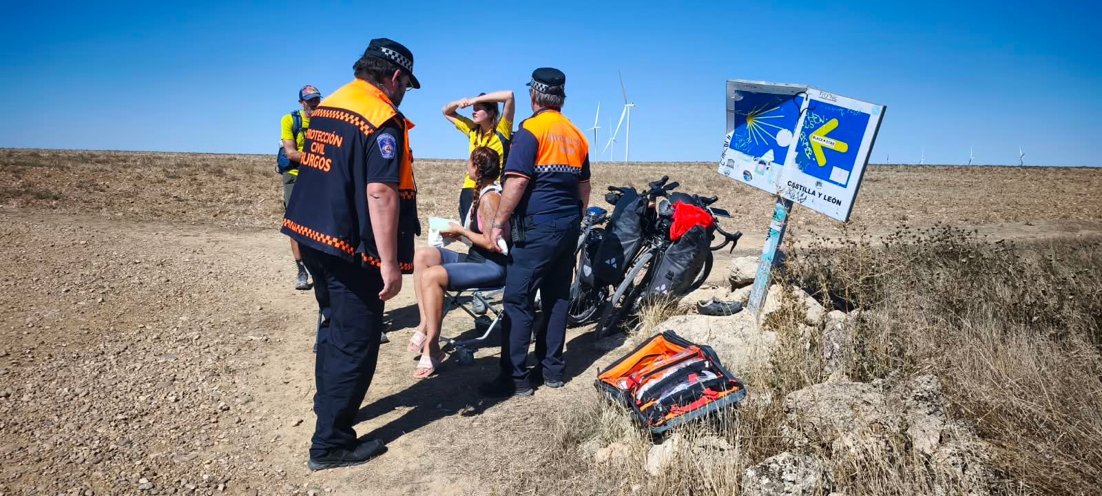Protección Civil de Burgos rescata a una ciclista accidentada mientras realizaba el Camino de Santiago